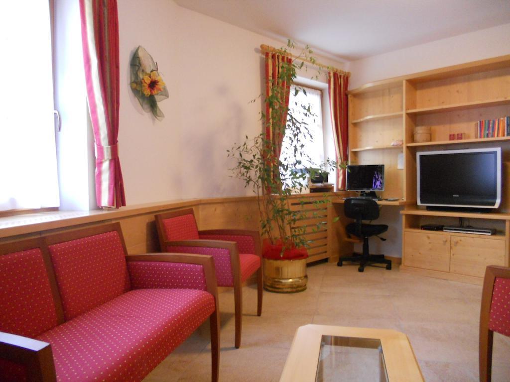 Residence Garni Manuela Cavalese Habitación foto